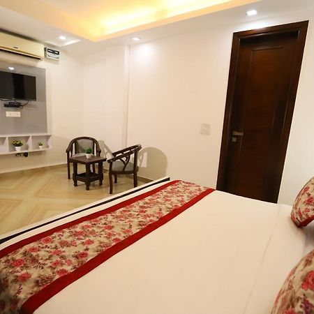 Hotel Nature View Green Park Metro Couple Friendly New Delhi Extérieur photo