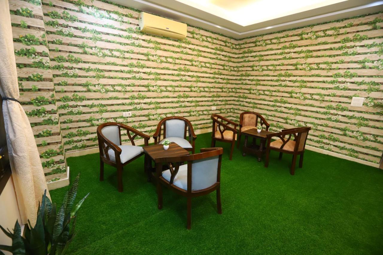 Hotel Nature View Green Park Metro Couple Friendly New Delhi Extérieur photo